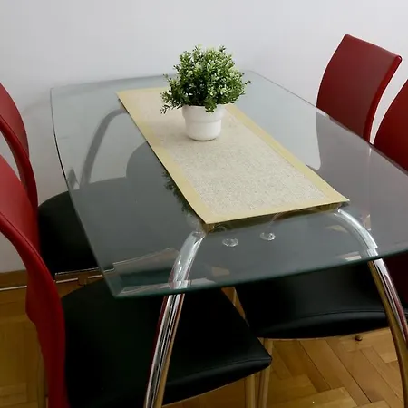 Modern 2-room Oasis In Old-town Βελιγράδι