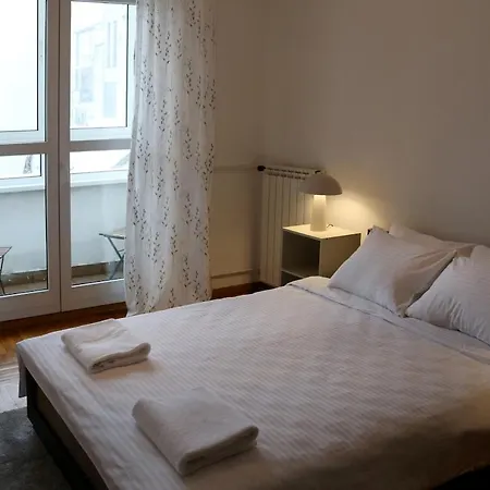 Modern 2-room Oasis In Old-town Διαμέρισμα *