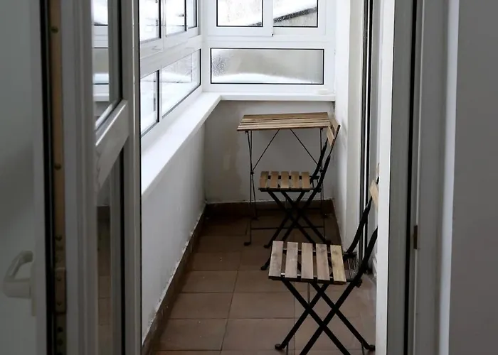 Modern 2-room Oasis In Old-town