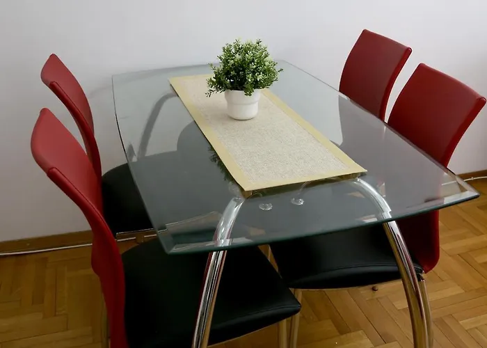 Modern 2-room Oasis In Old-town Βελιγράδι