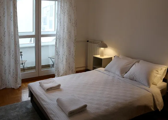 Modern 2-room Oasis In Old-town Διαμέρισμα *