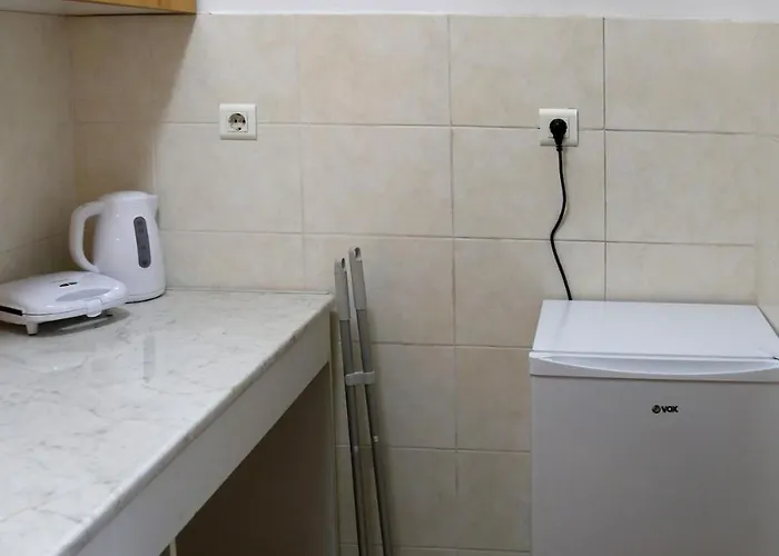 Modern 2-room Oasis In Old-town