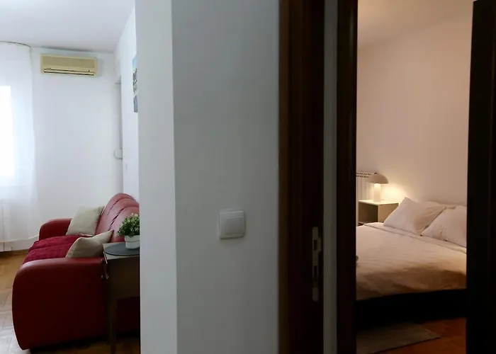 Modern 2-room Oasis In Old-town Διαμέρισμα *