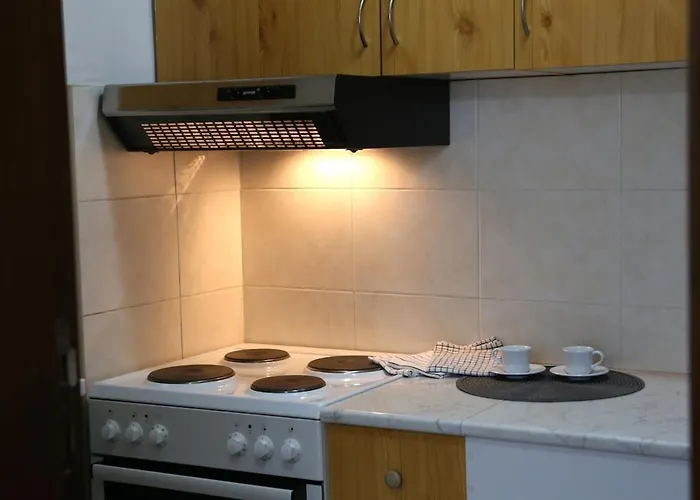 Modern 2-room Oasis In Old-town Βελιγράδι